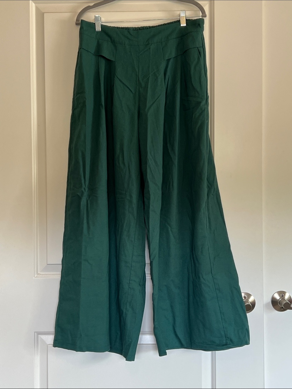 Wide-Leg High-Rise Pants in Forest Green